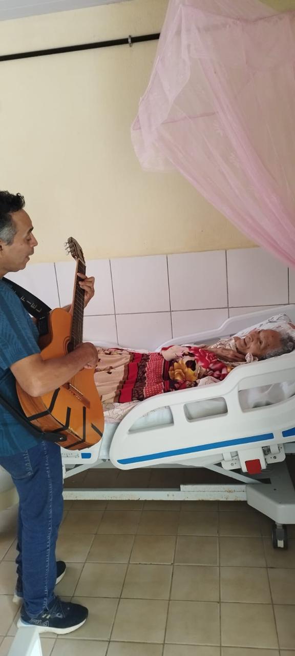 Serenata individual para uma residente